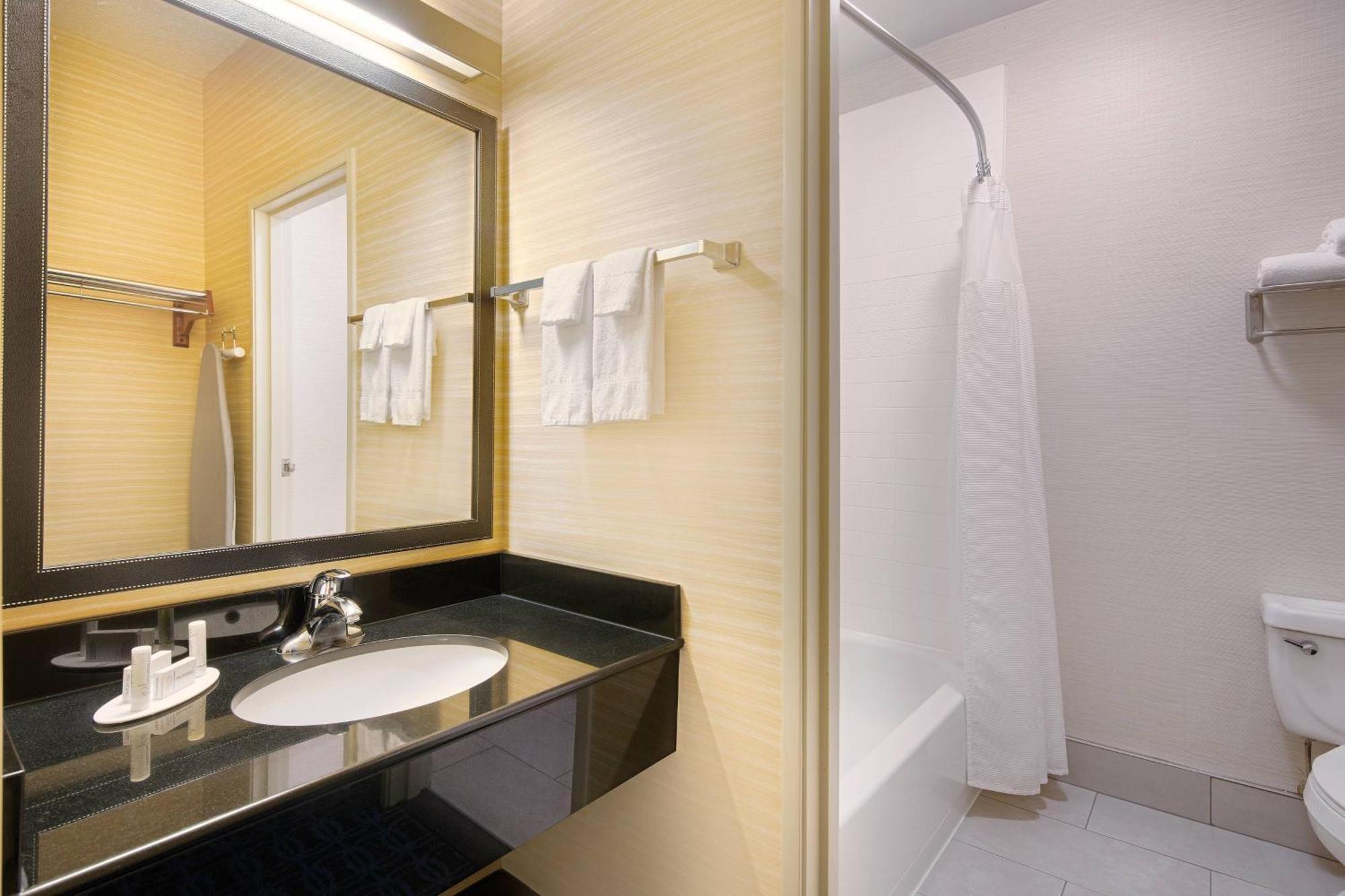 Fairfield Inn & Suites Austin University Area Exterior foto